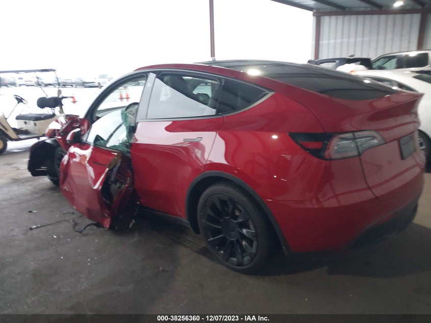 VIN 7SAYGDEE4PF815083 2023 TESLA MODEL Y