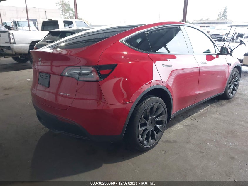 VIN 7SAYGDEE4PF815083 2023 TESLA MODEL Y