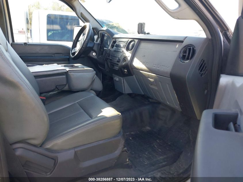 2015 FORD F-350 CHASSIS XL 1FDBF3E66FEC83291