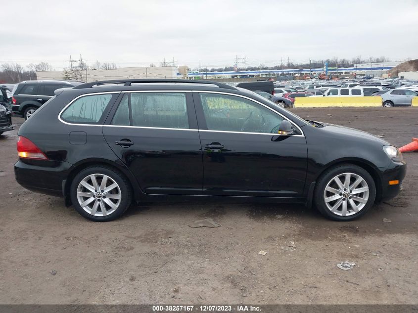 2013 VOLKSWAGEN JETTA SPORTWAGEN 2.5L SE - 3VWPP7AJ2DM693650