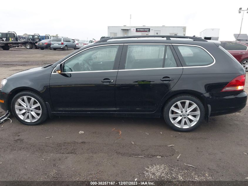 2013 VOLKSWAGEN JETTA SPORTWAGEN 2.5L SE - 3VWPP7AJ2DM693650