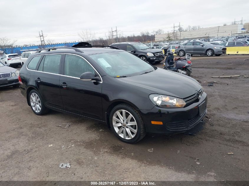 2013 VOLKSWAGEN JETTA SPORTWAGEN 2.5L SE - 3VWPP7AJ2DM693650