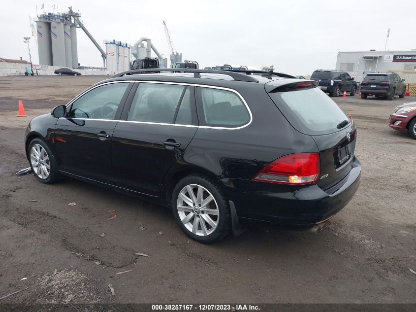 2013 VOLKSWAGEN JETTA SPORTWAGEN 2.5L SE - 3VWPP7AJ2DM693650