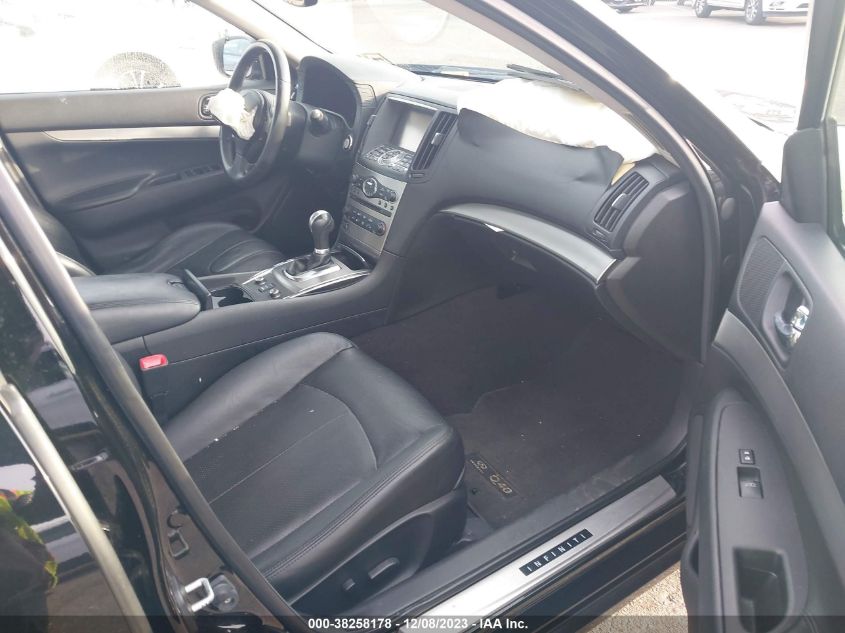 2015 INFINITI Q40 JN1CV6AR9FM521382
