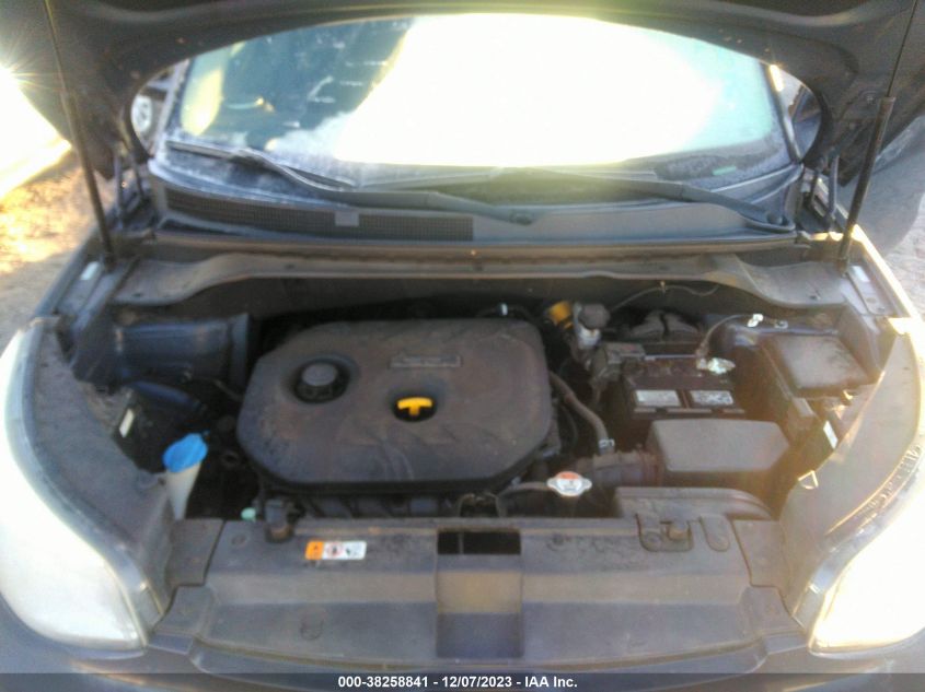 2015 KIA SOUL + - KNDJP3A58F7224211