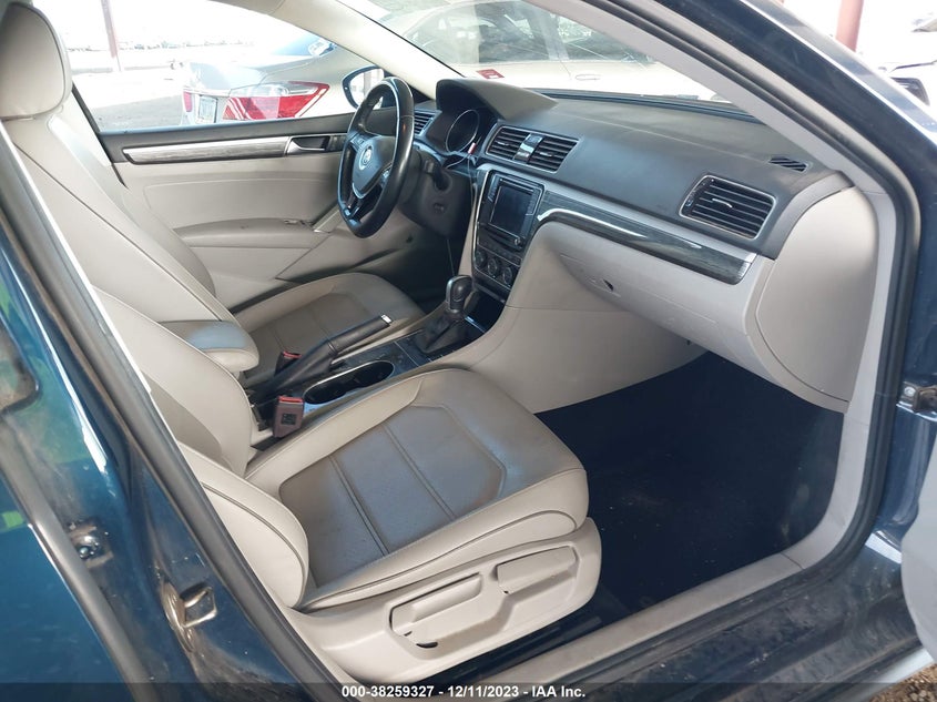 VIN 1VWBA7A30JC031589 2018 VOLKSWAGEN PASSAT 2.0T SE