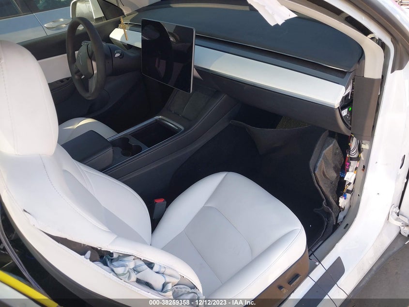 VIN 7SAYGDEF1NF388578 2022 TESLA MODEL Y