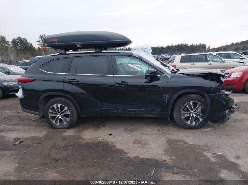 2022 TOYOTA HIGHLANDER XLE - 5TDGZRBH8NS582364