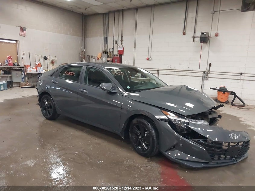 2023 HYUNDAI ELANTRA  (VIN: KMHLM4AG5PU618692)