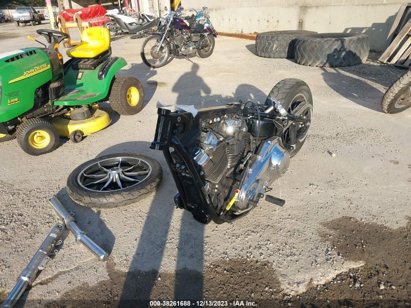 2019 HARLEY-DAVIDSON FXLR - 1HD1YNJ26KB027185