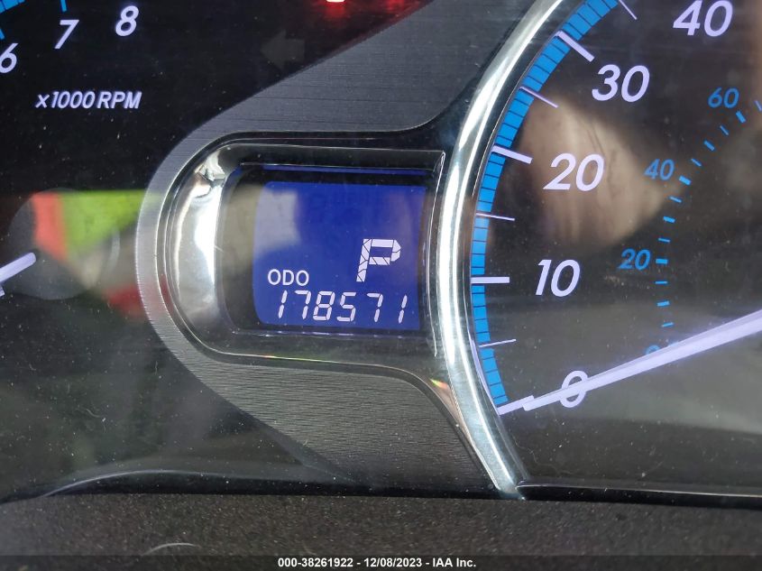 2013 TOYOTA SIENNA XLE - 5TDYK3DC2DS338618