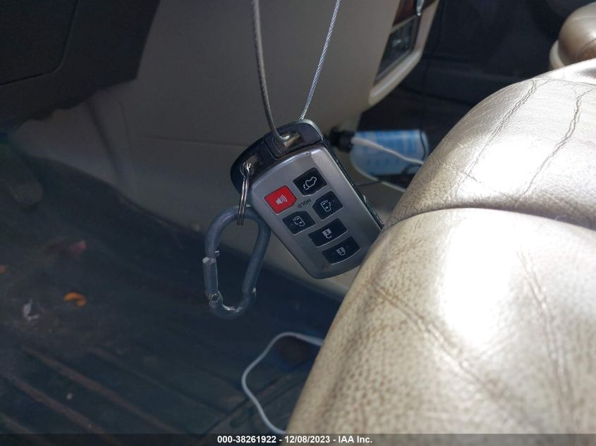 2013 TOYOTA SIENNA XLE - 5TDYK3DC2DS338618