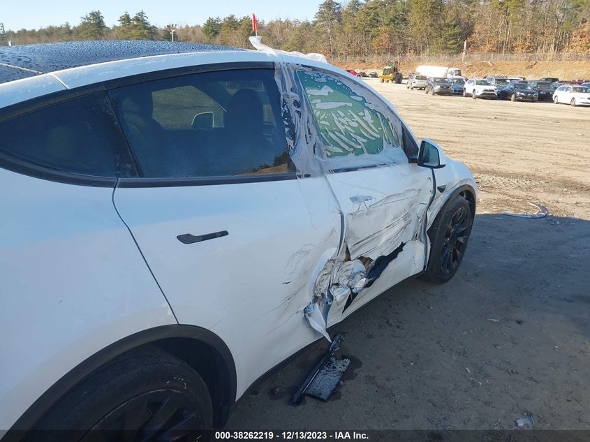 VIN 5YJYGDEE9MF076947 2021 TESLA MODEL Y