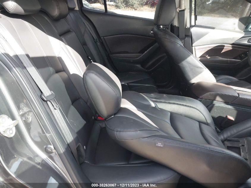 2018 MAZDA MAZDA3 TOURING - 3MZBN1L30JM239257