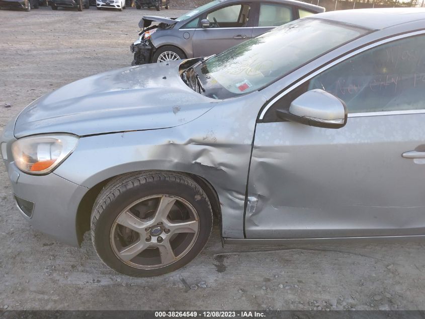 2013 VOLVO S60 T5 - YV1612FS1D2182677
