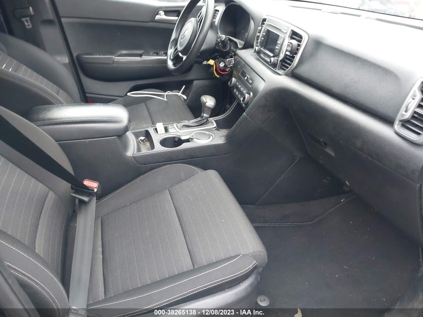 VIN KNDPMCAC6J7387322 2018 KIA SPORTAGE LX