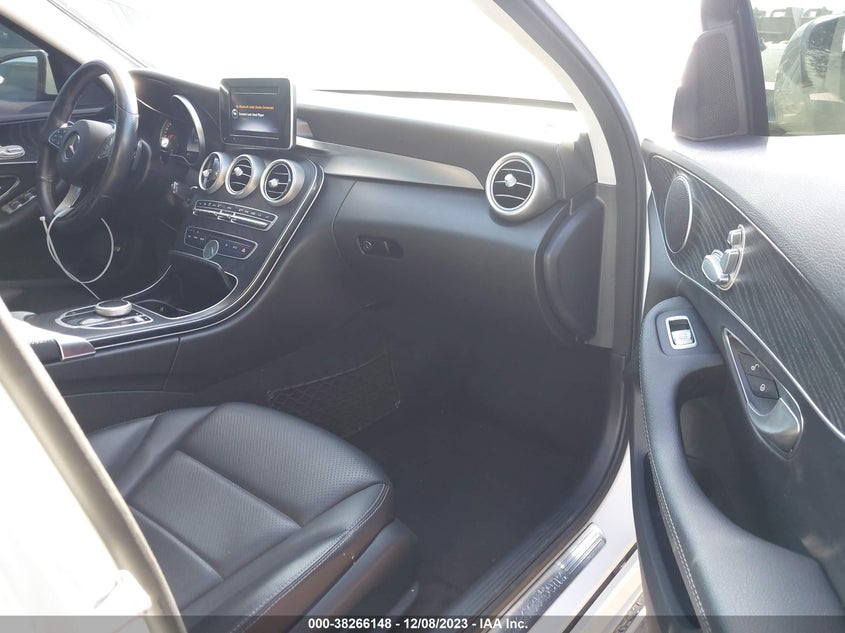 VIN 55SWF4JB6HU192374 2017 MERCEDES-BENZ C 300 LUXURY/SPORT