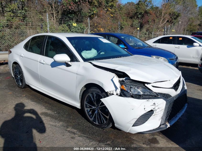 2018 TOYOTA CAMRY SE - 4T1B11HKXJU569736