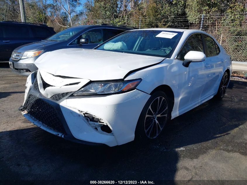 2018 TOYOTA CAMRY SE - 4T1B11HKXJU569736