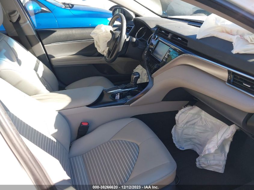 2018 TOYOTA CAMRY SE - 4T1B11HKXJU569736
