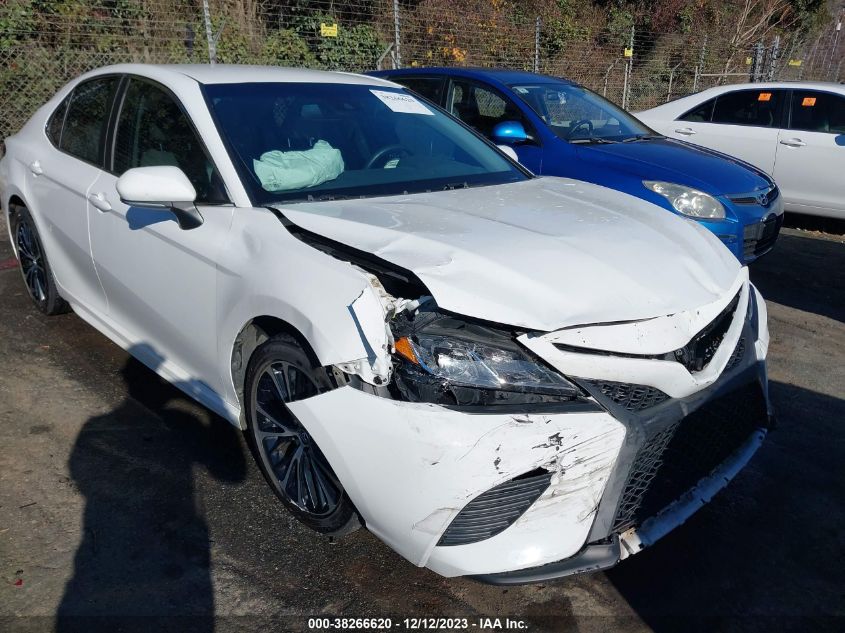 2018 TOYOTA CAMRY SE - 4T1B11HKXJU569736