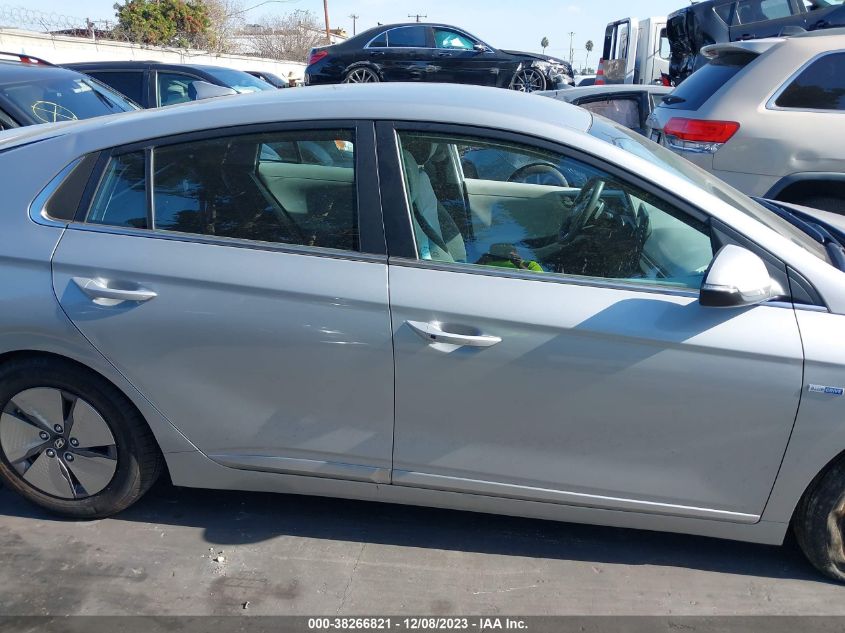 2020 HYUNDAI IONIQ HYBRID SE - KMHC75LCXLU234571