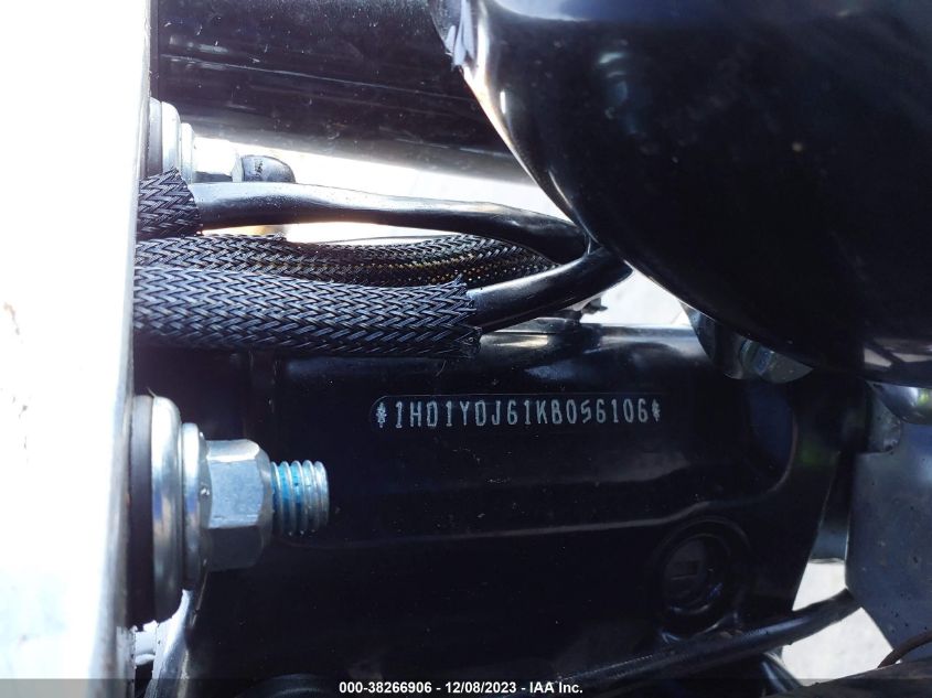 2019 HARLEY-DAVIDSON FLSL - 1HD1YDJ61KB056106