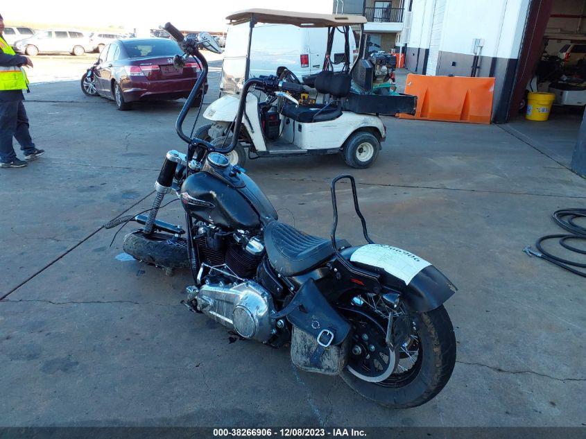 2019 HARLEY-DAVIDSON FLSL - 1HD1YDJ61KB056106