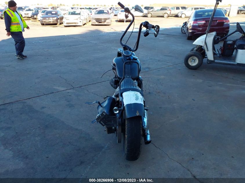2019 HARLEY-DAVIDSON FLSL - 1HD1YDJ61KB056106
