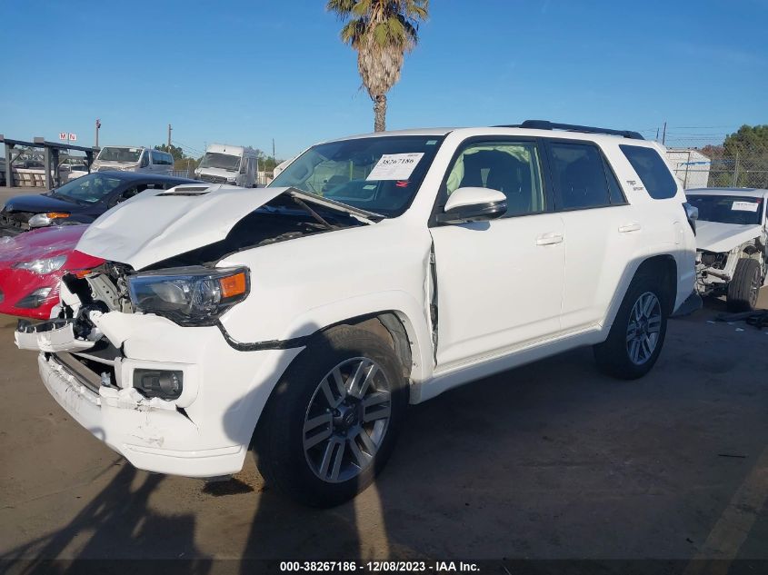 2022 TOYOTA 4RUNNER TRD SPORT - JTEAU5JR9N5252211