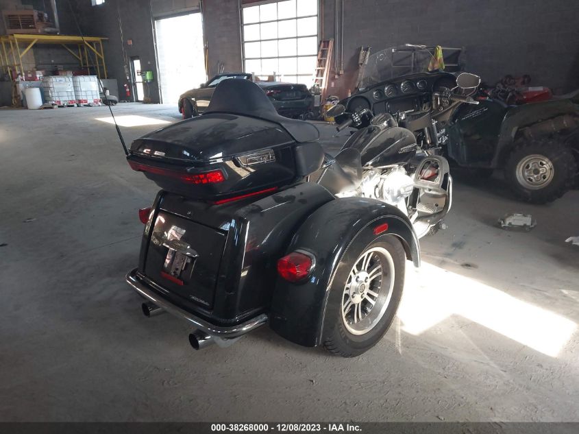 2015 HARLEY-DAVIDSON FLHTCUTG TRI GLIDE ULTRA 1HD1MAL13FB858254