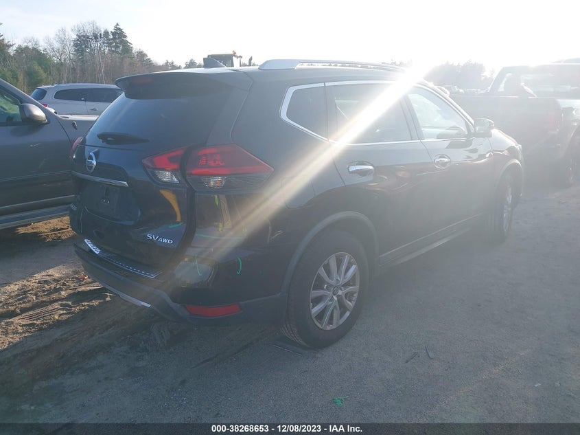 VIN KNMAT2MV1JP565105 2018 NISSAN ROGUE S/SV