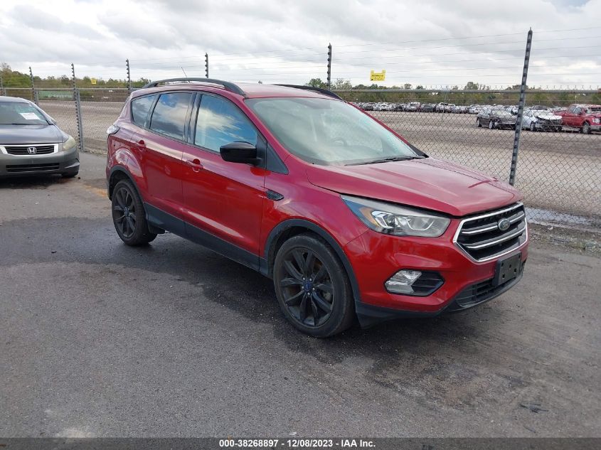 1FMCU0GD6HUE30139 2017 FORD ESCAPE, photo no. 1