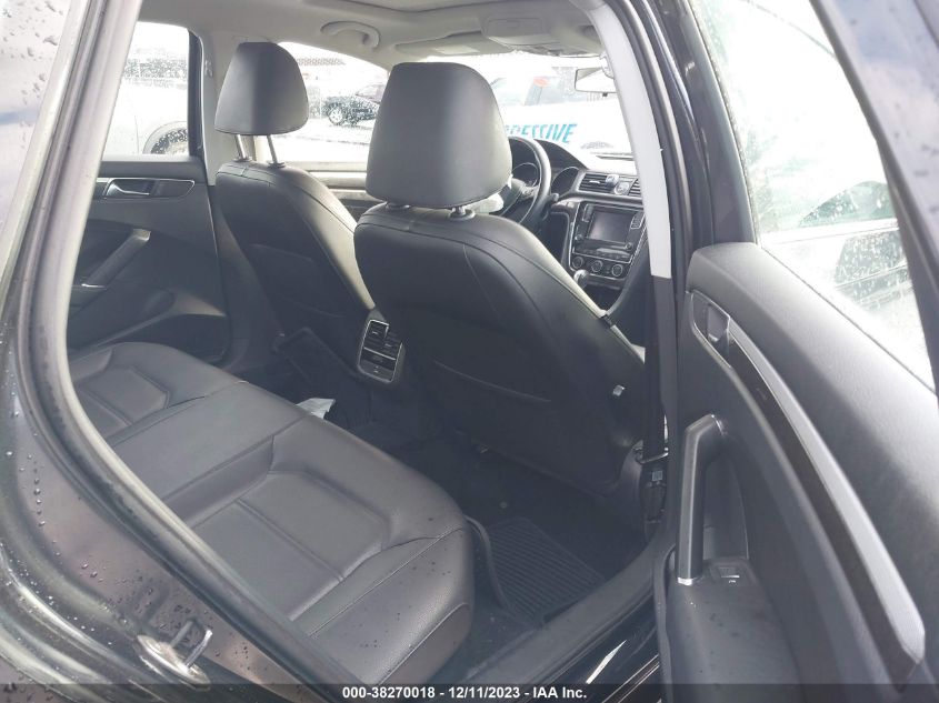 2017 VOLKSWAGEN PASSAT SE - 1VWBT7A38HC022501