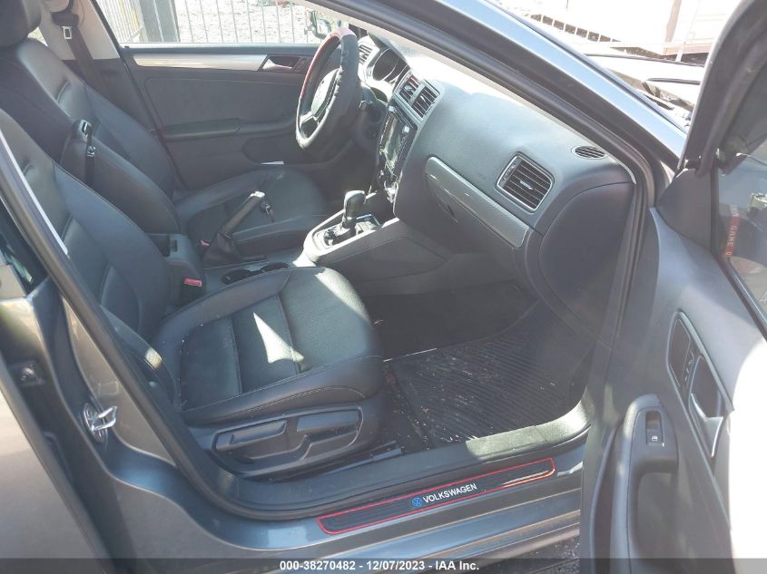 2018 VOLKSWAGEN JETTA 1.4T SE - 3VWDB7AJ3JM258682