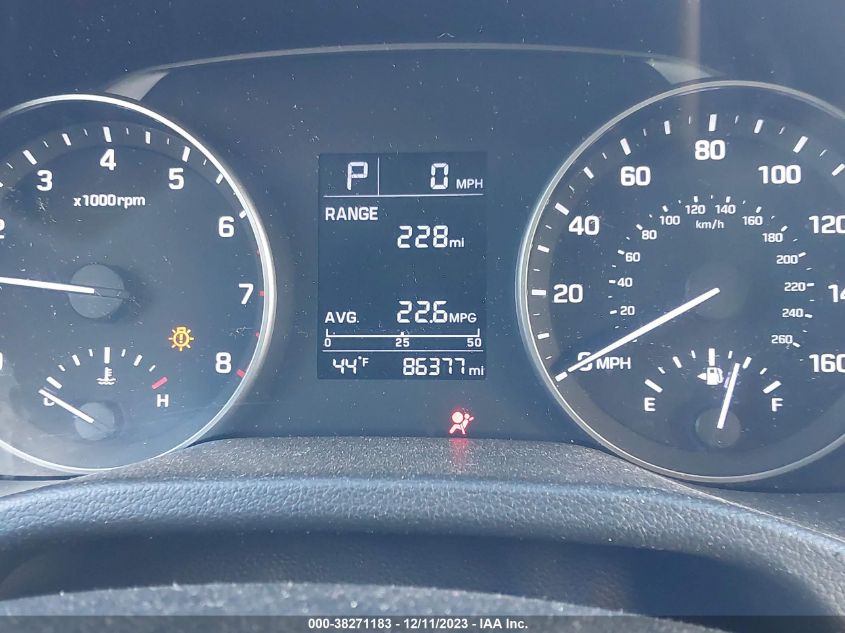 2017 HYUNDAI ELANTRA SE - 5NPD74LF5HH127605