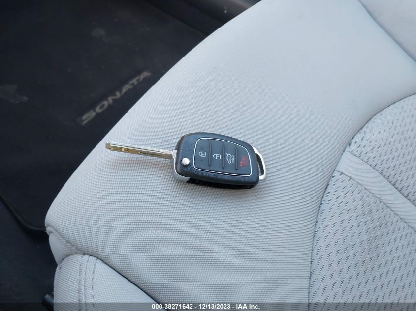 2015 HYUNDAI SONATA SE - 5NPE24AF3FH138654