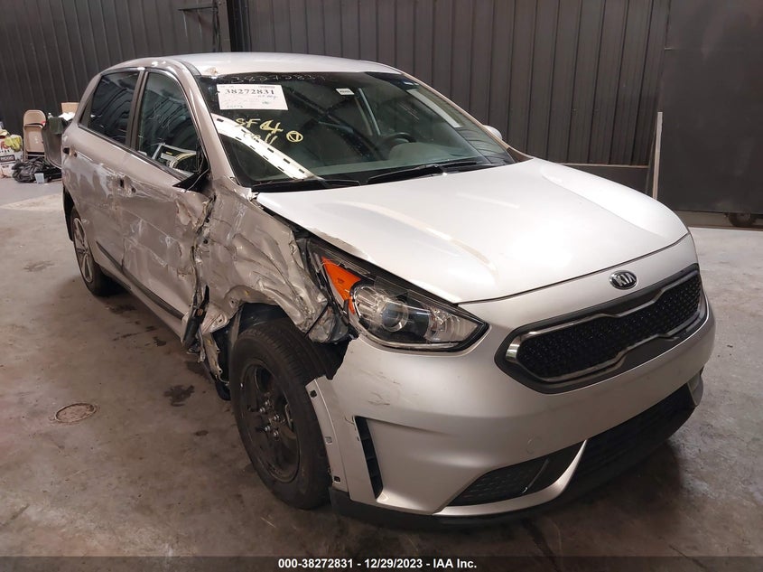 VIN KNDCB3LC9K5240815 2019 KIA NIRO FE