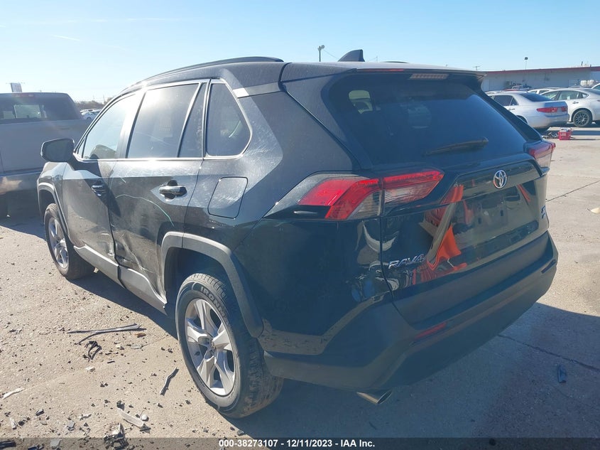 VIN 2T3P1RFV9MW226834 2021 TOYOTA RAV4 XLE