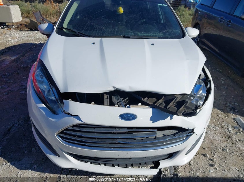 VIN 3FADP4EJ3JM145057 2018 FORD FIESTA SE