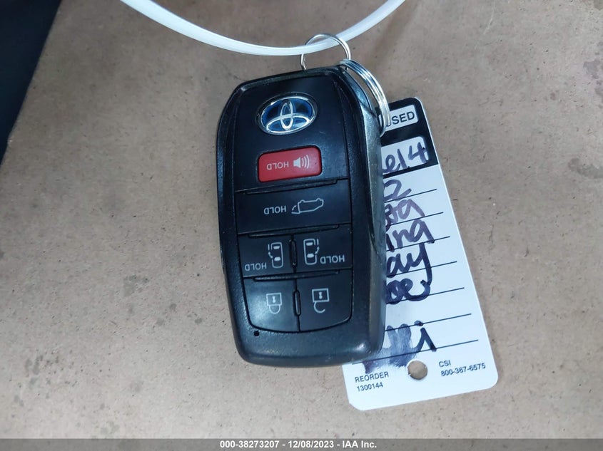 VIN 5TDYRKEC0NS075552 2022 TOYOTA SIENNA XLE