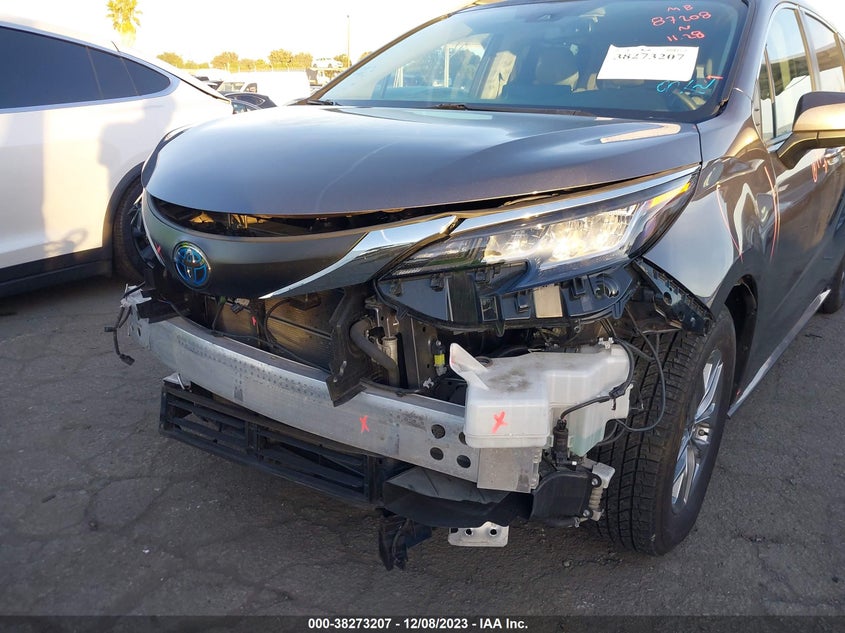 VIN 5TDYRKEC0NS075552 2022 TOYOTA SIENNA XLE