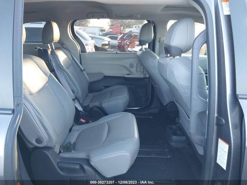 VIN 5TDYRKEC0NS075552 2022 TOYOTA SIENNA XLE