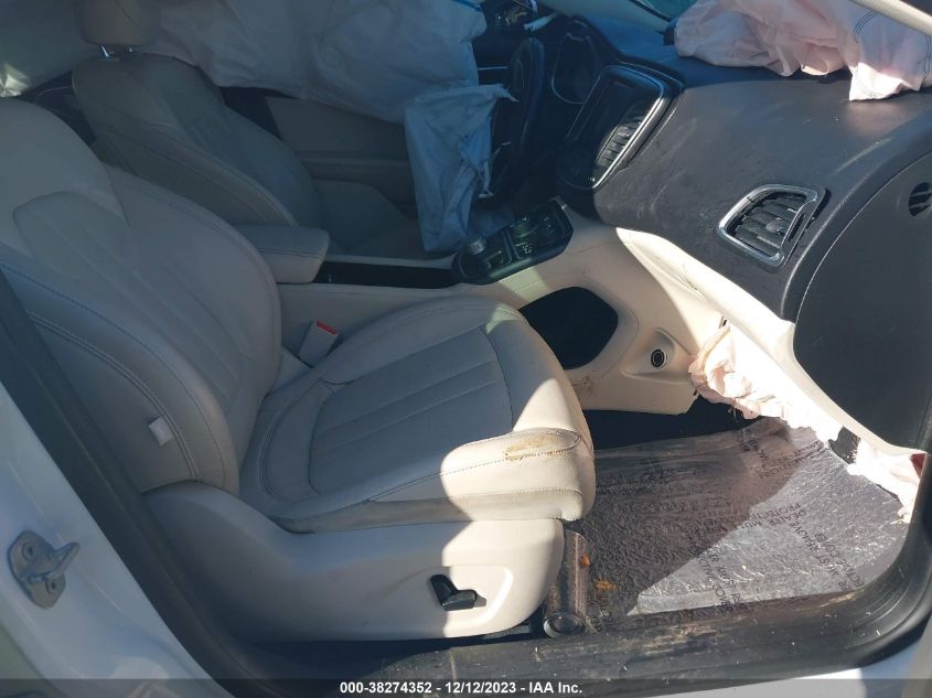2015 CHRYSLER 200 C - 1C3CCCCB0FN708011
