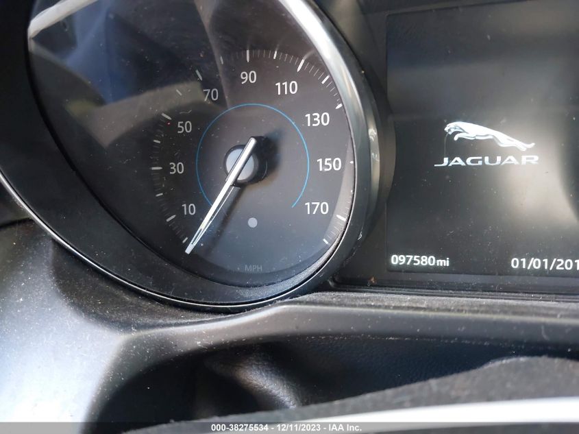 VIN SAJBD4BV0HCY38618 2017 JAGUAR XF 35T PREMIUM