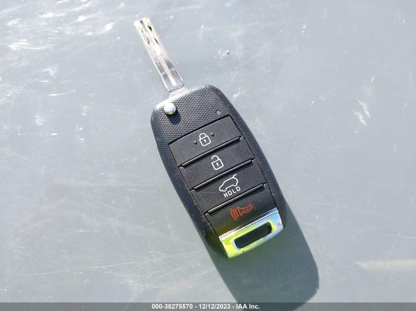 2017 KIA SEDONA L - KNDMA5C12H6258917