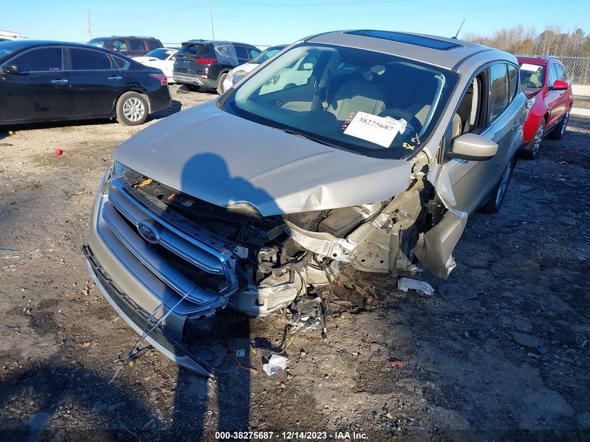 VIN 1FMCU0GD5HUD81595 2017 FORD ESCAPE SE