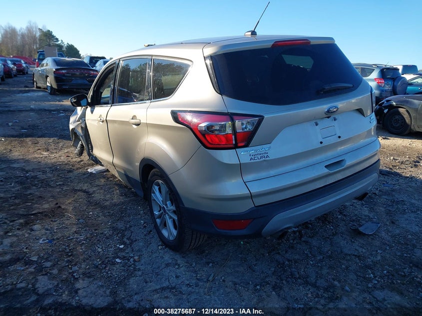 VIN 1FMCU0GD5HUD81595 2017 FORD ESCAPE SE