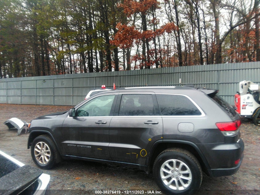 VIN 1C4RJFAG2MC620727 2021 JEEP GRAND CHEROKEE LAREDO