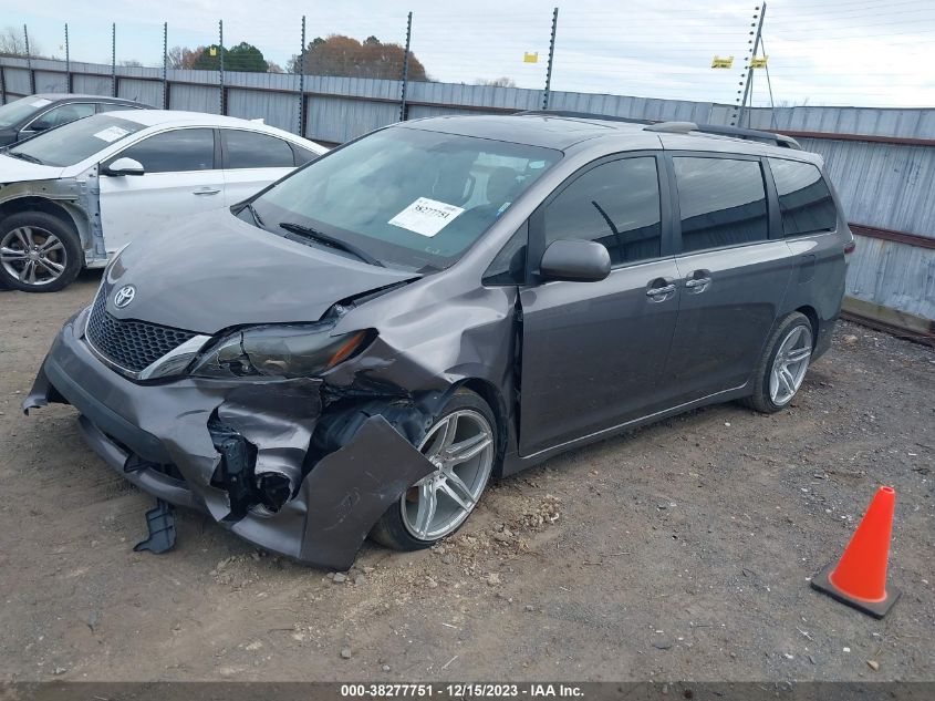 5TDXK3DC1FS643154 2015 TOYOTA SIENNA, photo no. 2